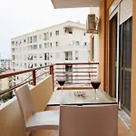 Kean Lungomare Apartament *
