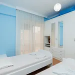 Kean Lungomare Apartament *