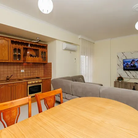 Kean Lungomare Apartment Vlore